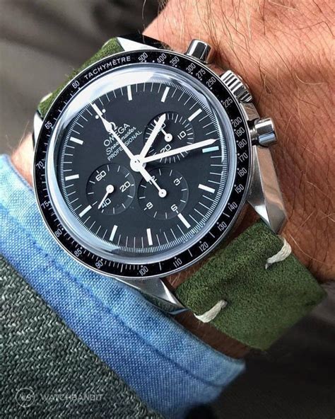 omega speedmaster strap guide.